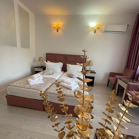 Steaua Apelor Family Resort Nufaru Exteriör bild