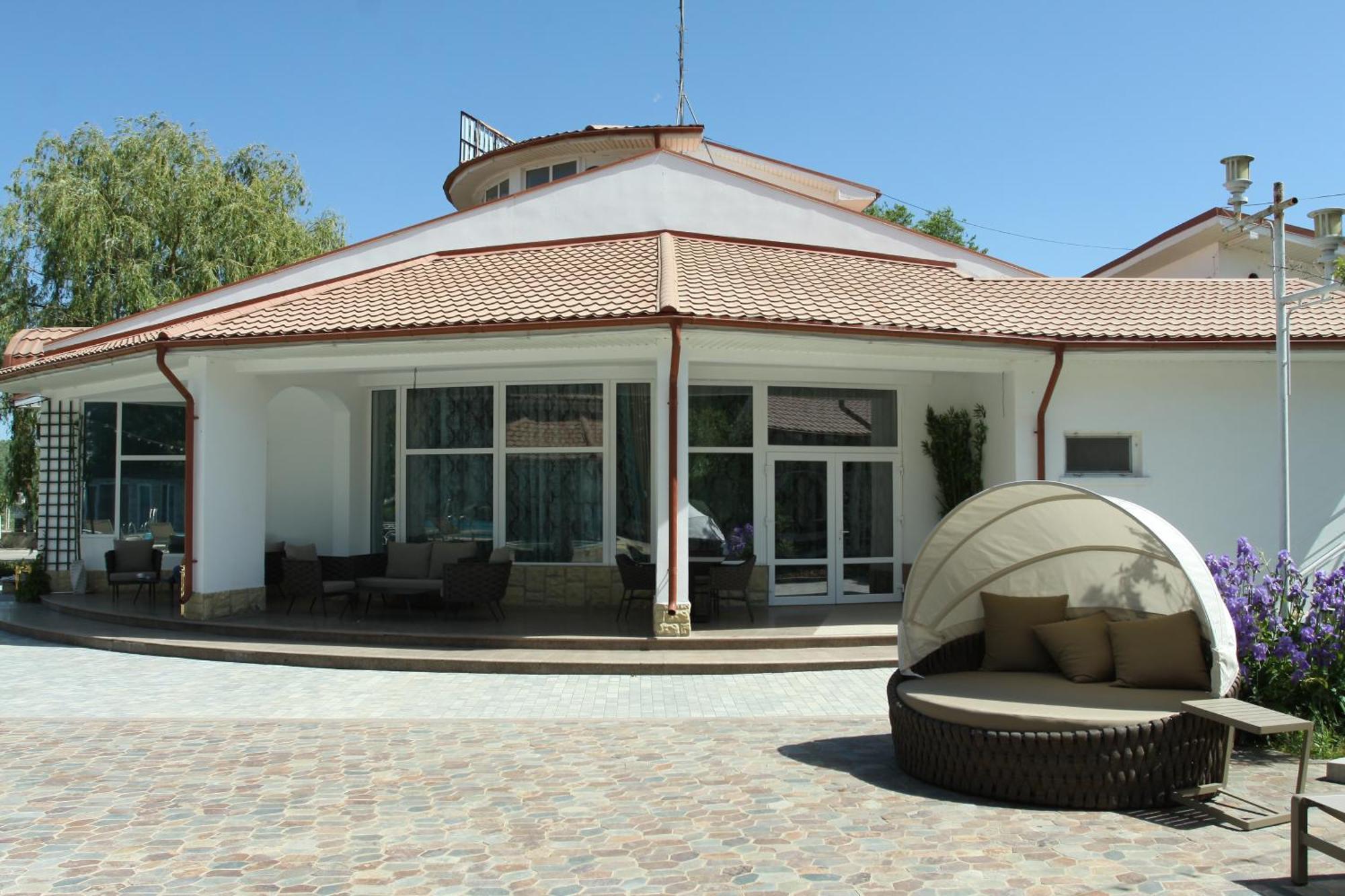 Steaua Apelor Family Resort Nufaru Exteriör bild