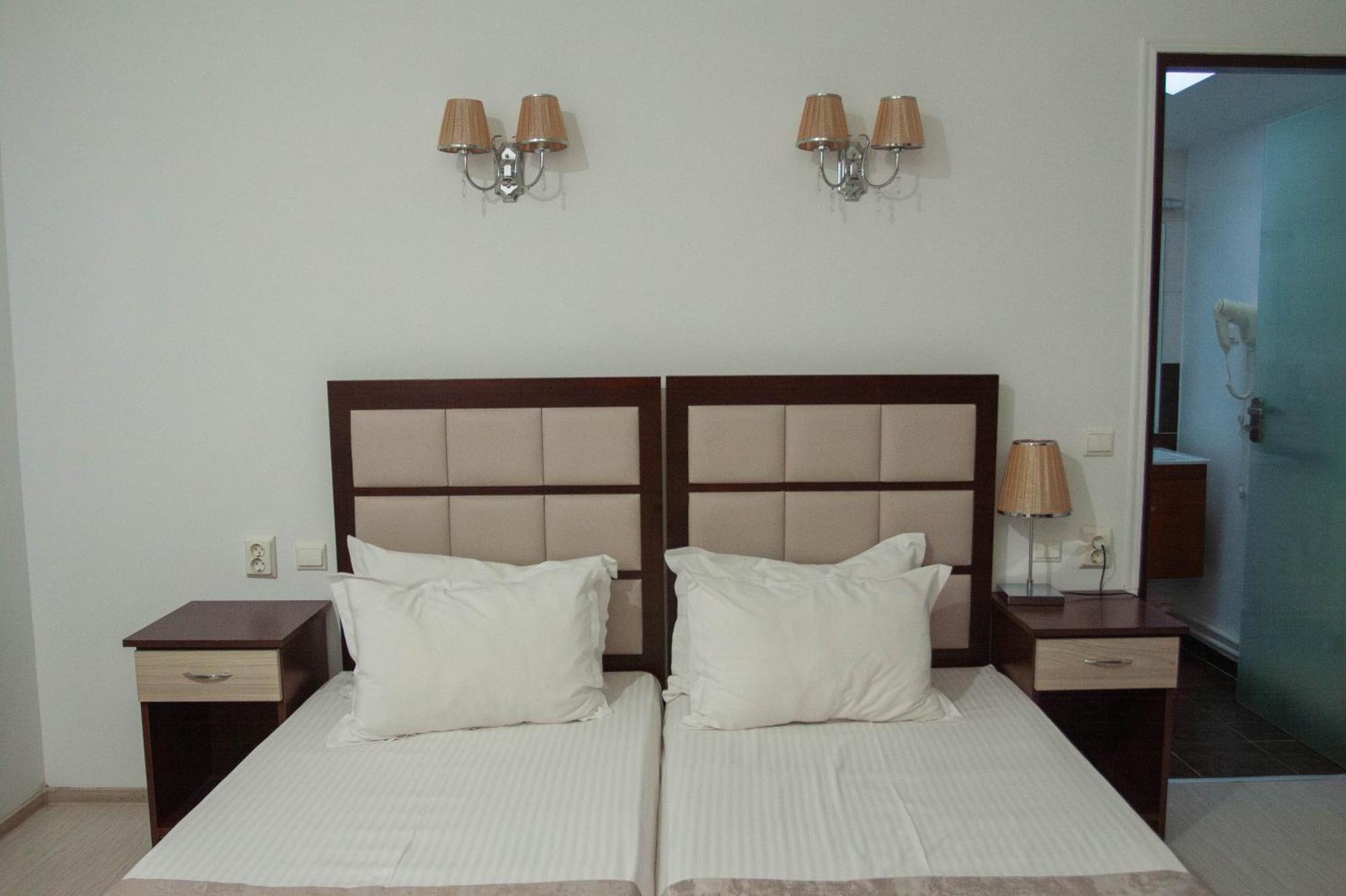 Steaua Apelor Family Resort Nufaru Exteriör bild