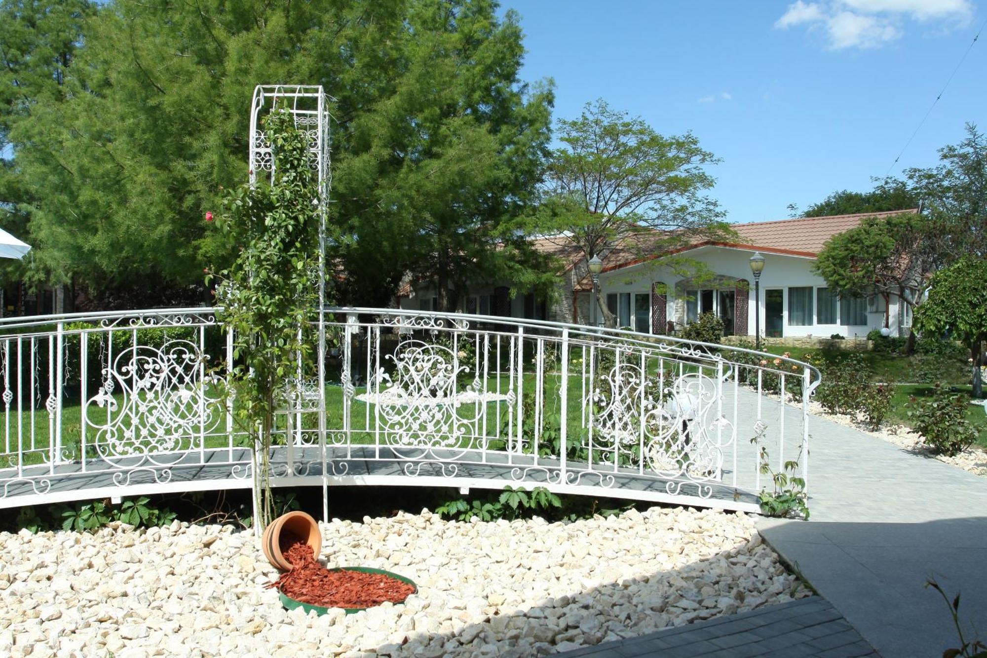 Steaua Apelor Family Resort Nufaru Exteriör bild