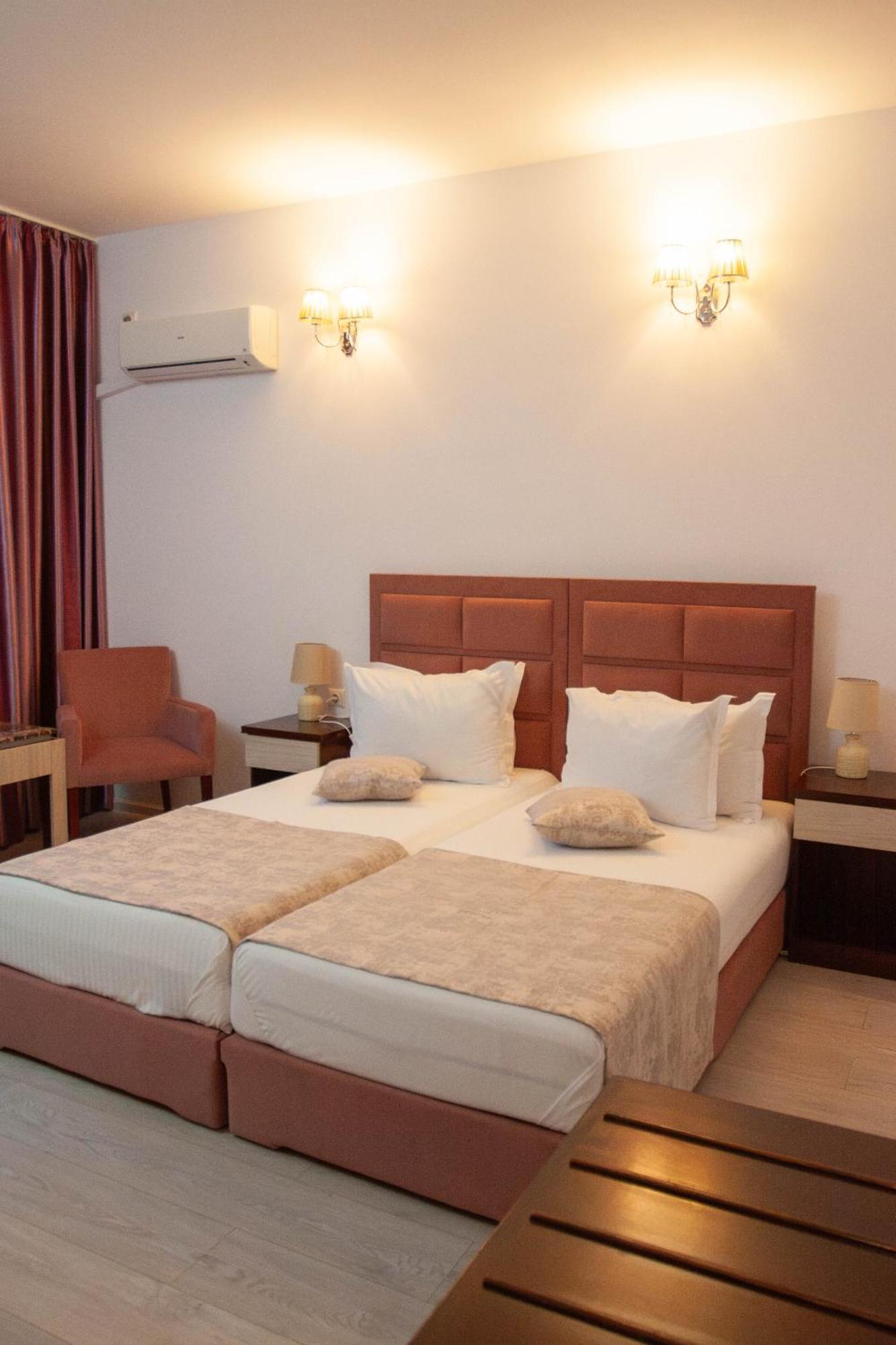 Steaua Apelor Family Resort Nufaru Exteriör bild