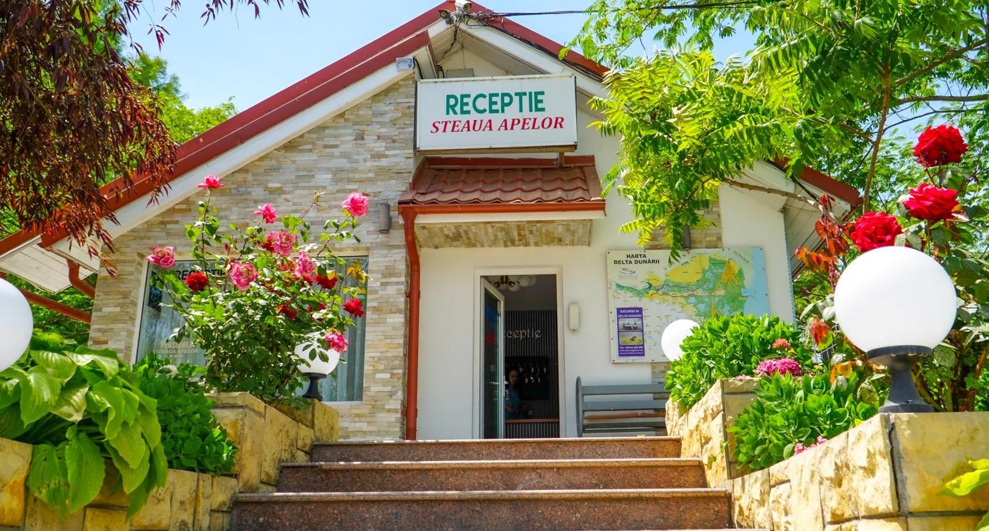 Steaua Apelor Family Resort Nufaru Exteriör bild