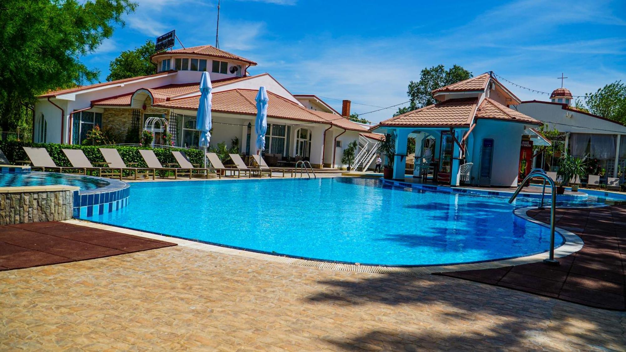 Steaua Apelor Family Resort Nufaru Exteriör bild