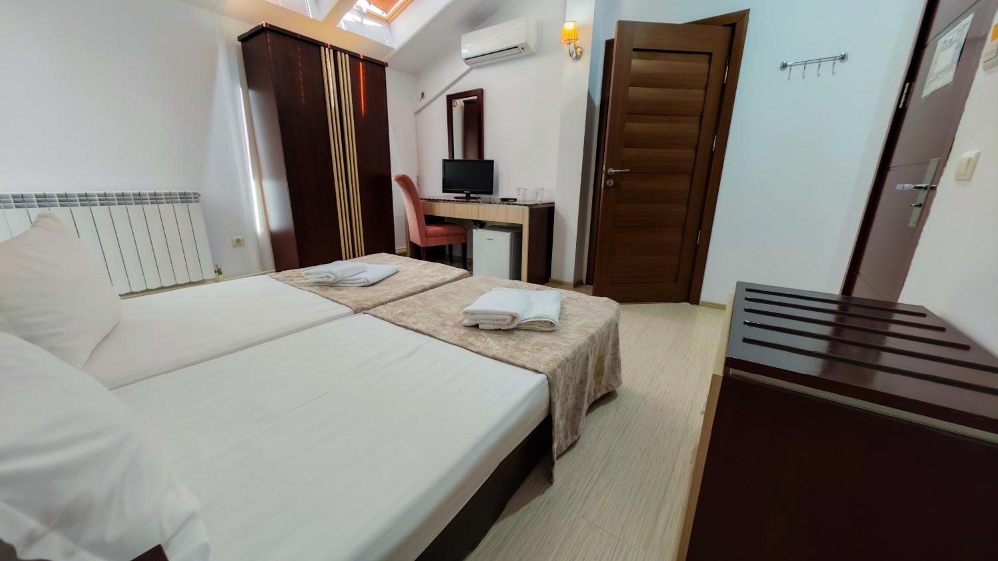 Steaua Apelor Family Resort Nufaru Exteriör bild