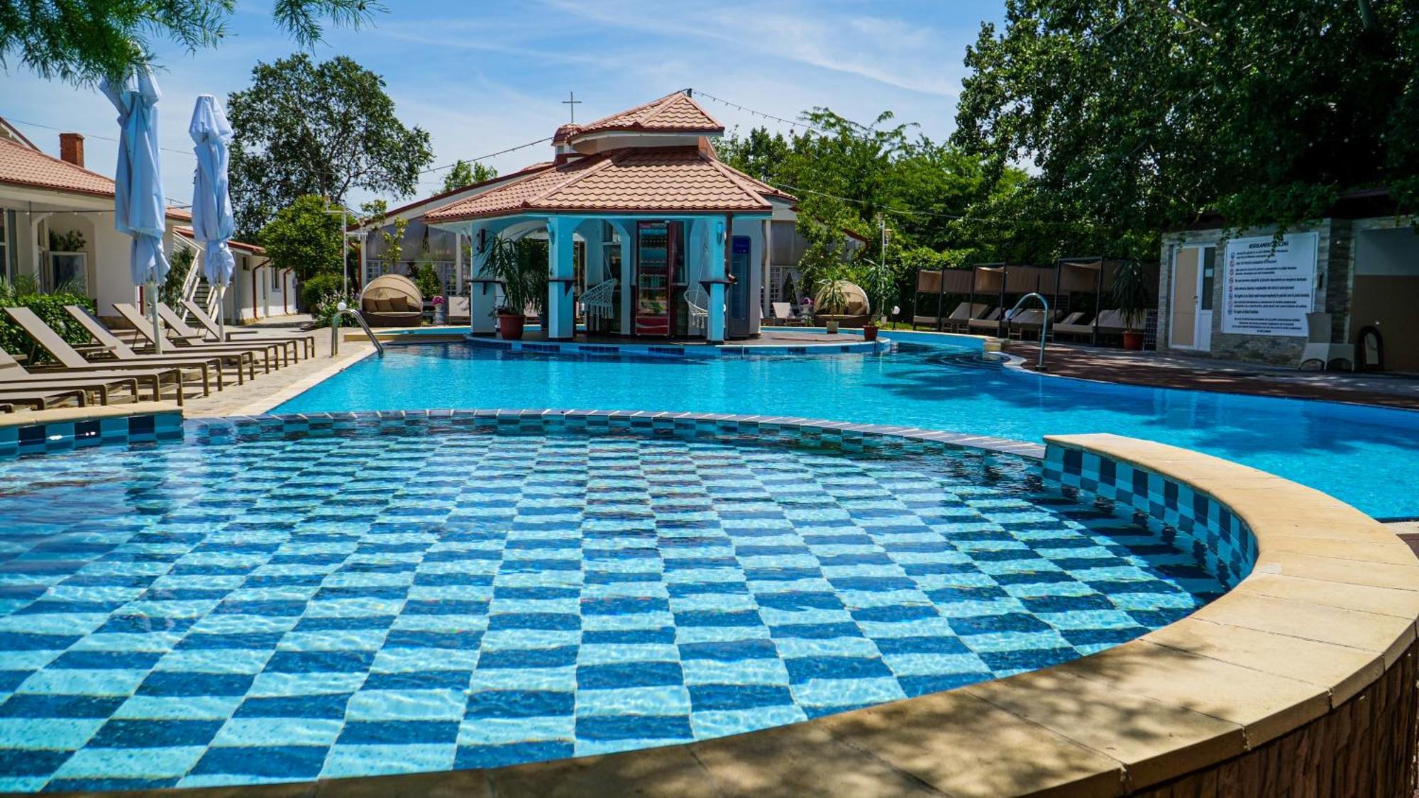 Steaua Apelor Family Resort Nufaru Exteriör bild