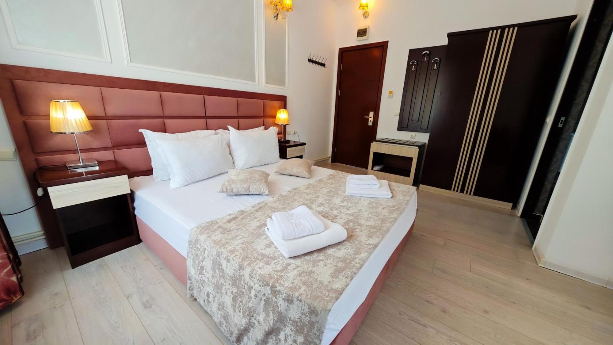 Steaua Apelor Family Resort Nufaru Exteriör bild