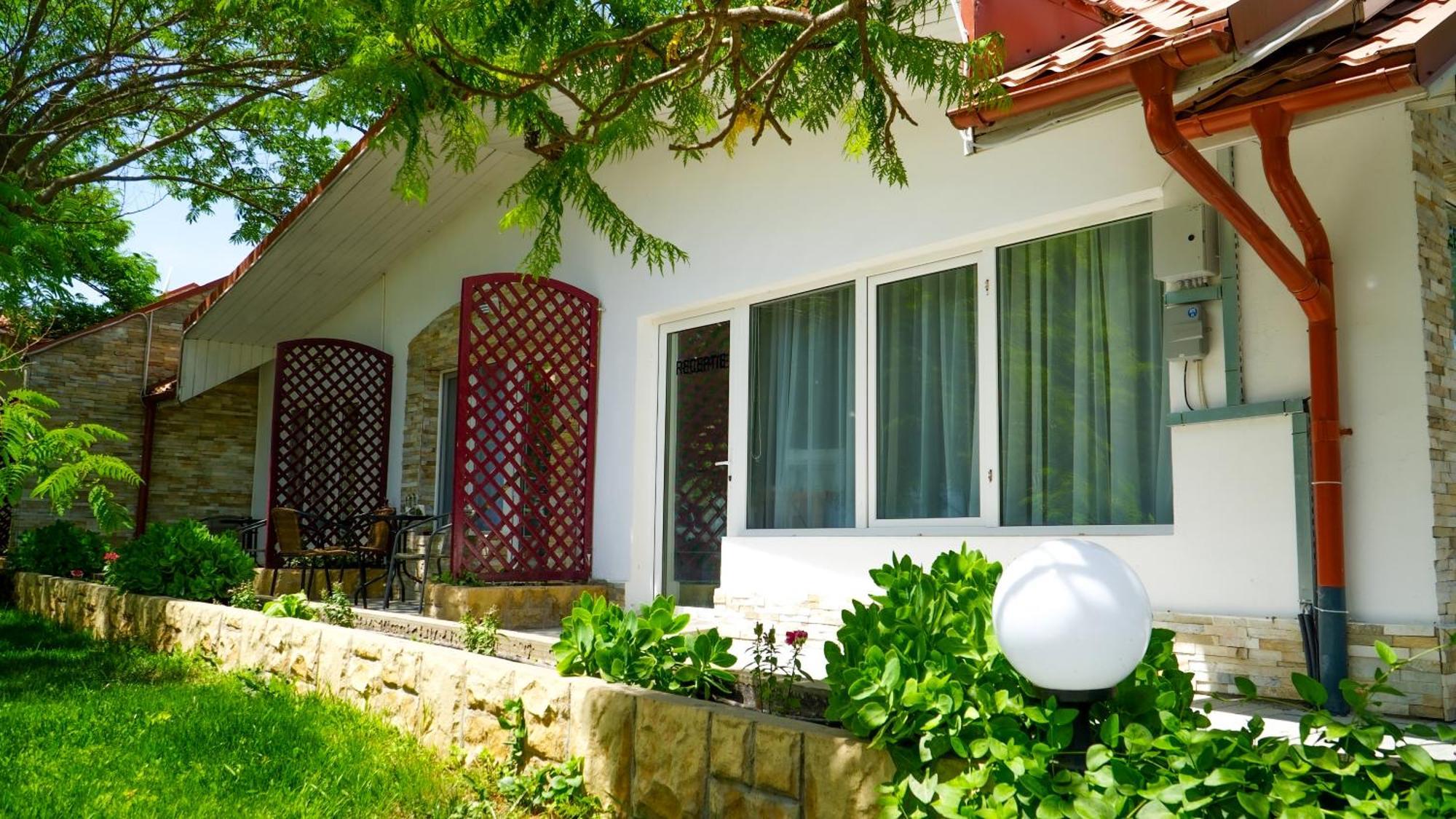 Steaua Apelor Family Resort Nufaru Exteriör bild