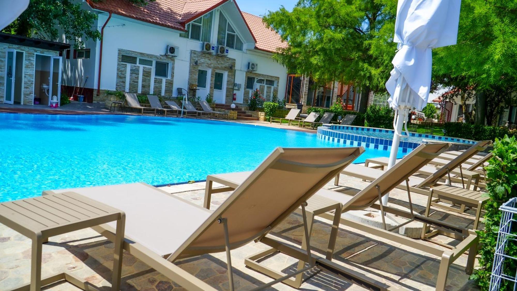 Steaua Apelor Family Resort Nufaru Exteriör bild