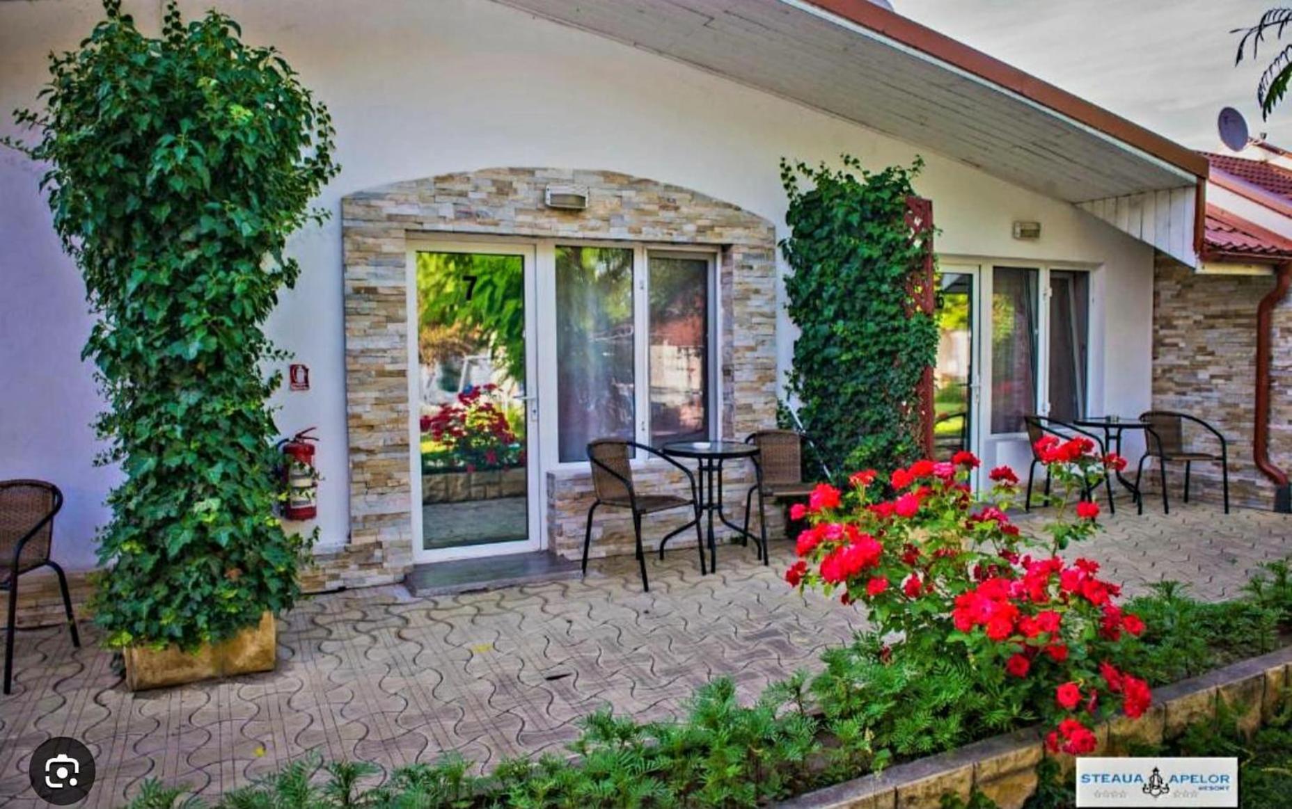 Steaua Apelor Family Resort Nufaru Exteriör bild